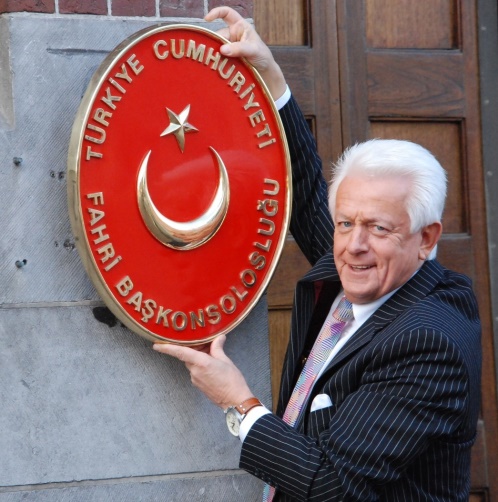 C:\Users\ILHAN\Desktop\HAZİRAN BULTENİ'NE GİRECEK OLANLAR\Joost Peters-tabela 2.JPG