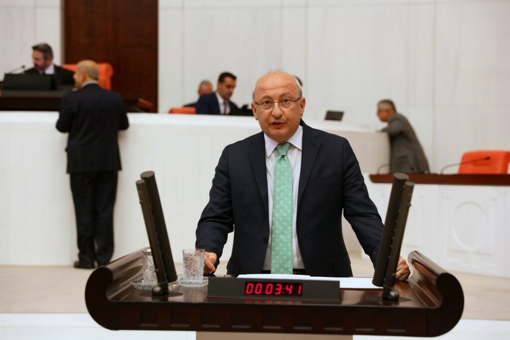 C:\Users\ILHAN\Desktop\NISAN 2020 BULTENINE GIRECEKLER\UtkuÇakırözer.jpg