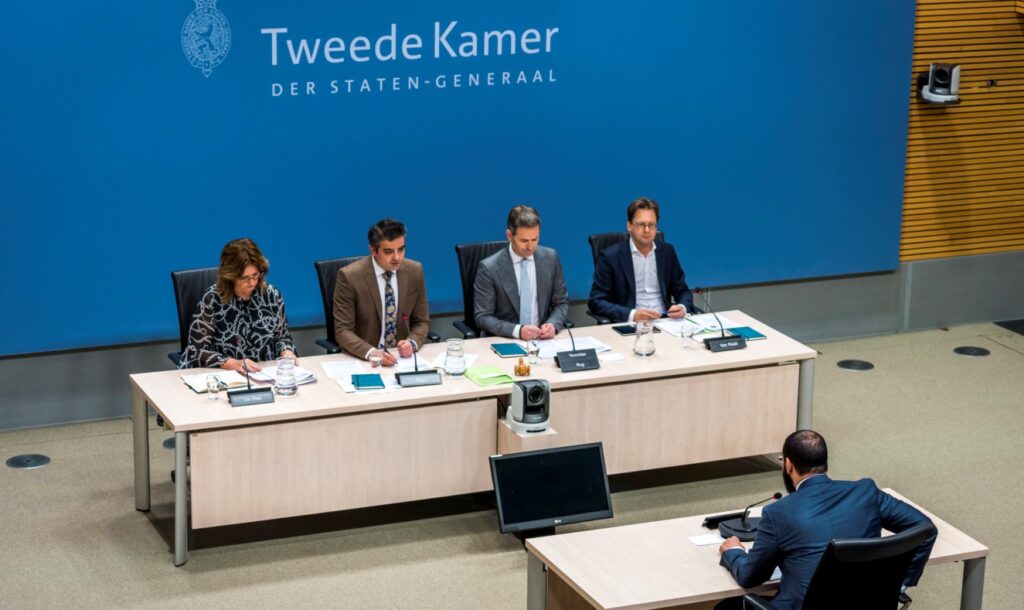 C:\Users\ILHAN\Desktop\TEMMUZ BULTENINE GIRECEKLER\Kamer Commissie.jpg