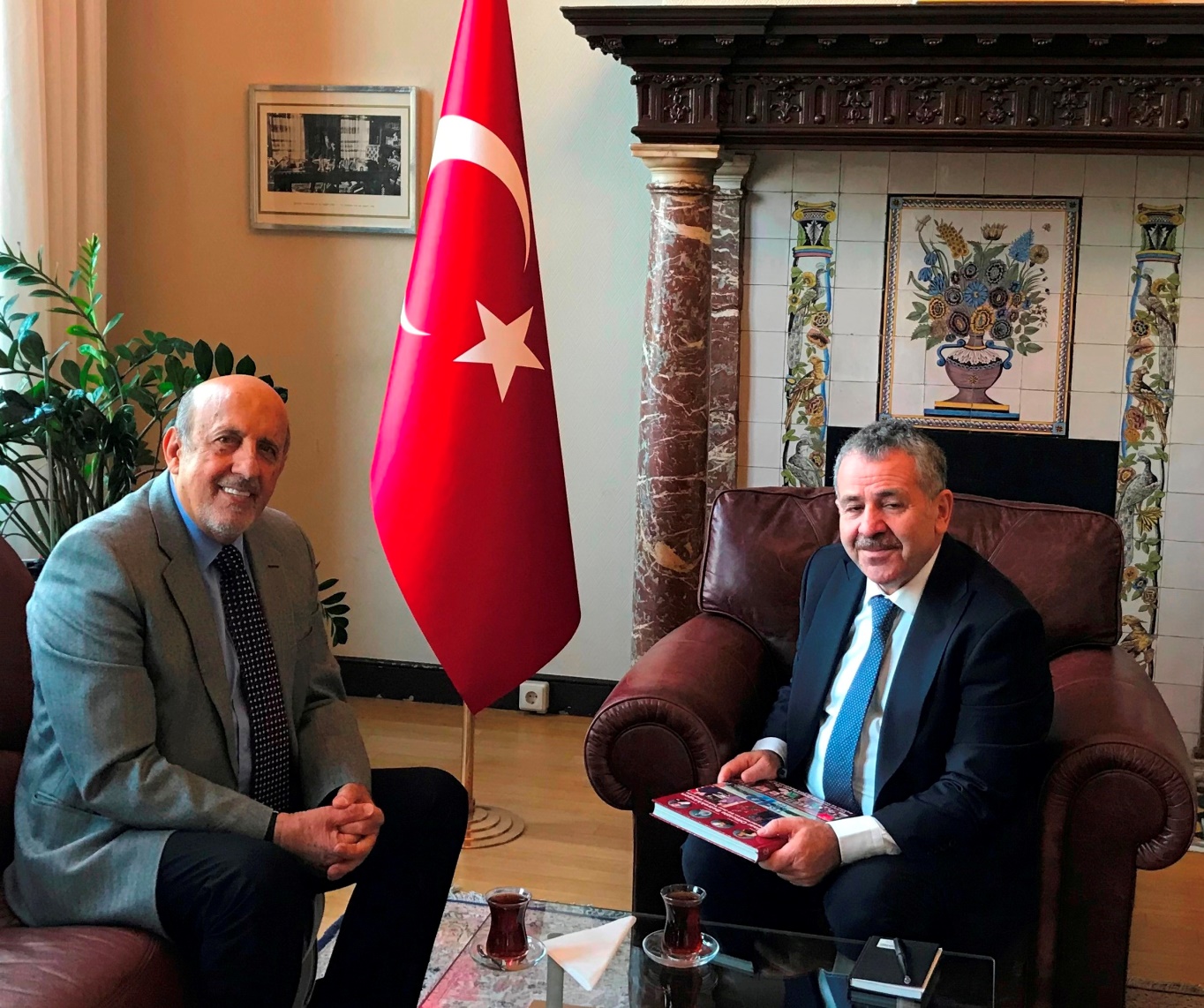 C:\Users\ILHAN\Desktop\AGUSTOS BULTENINE GIRECEKLER\Saban Disli-ilhan Karacay (1).jpg