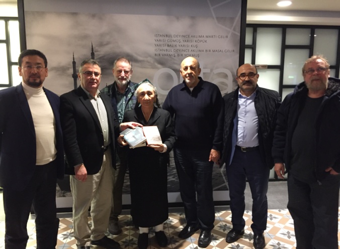 C:\Users\Ilhan\Desktop\Rabia Kader\Rabia Kader, soldan Seyit Tumturk, Veyis Güngor, Abdulvahit van Bommel, ilhan Karacay, Sadik seley ve Muhammed El Fers.JPG