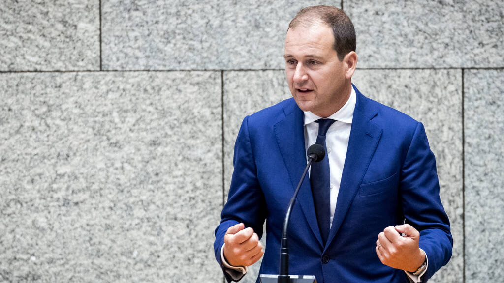 HÜKÜMETTEN ÖNCE ESKİ BAKAN ASSCHER İSTİFA ETTİ…