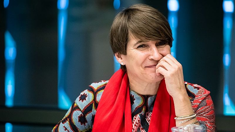 TÜRKLER BU KARARDAN MUTLU OLACAK: İŞÇİ PARTİSİ LİDERLİĞİ’NE EBUTALEB DEĞİL LİLİANNE PLOUMEN GETİRİLDİ