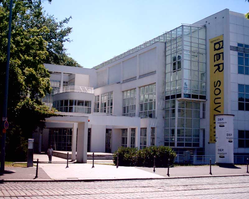 Frankfurt Museum für Kunsthandwerk Building - e-architect