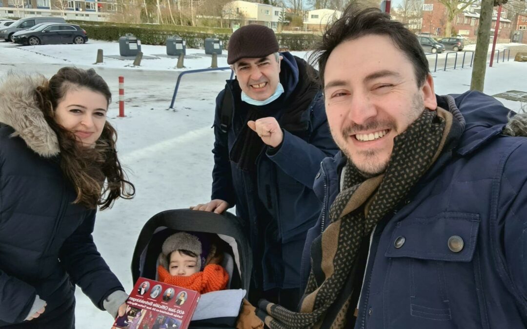 DÜNYADA BİR İLK: YENİ DOĞAN BEBEĞE OYUNCAK DEĞİL KİTAP ARMAĞANI