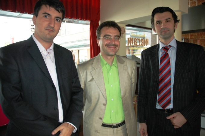D:\FOTOGRAFLARIN TAMAMI-isimlendirildi.Dec 2017\Ermenileri baskisi sonucu CDA partisi milletevilligi listesinden atilan Osman Elamci Ayhan Tonca ve PvdA partisi milletvekilligi listesinden atilan Erdinc Sacan.JPG