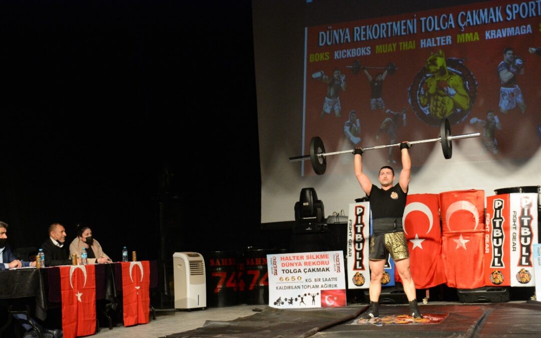 TOLGA ÇAKMAK, ADINI GUİNNESS REKORLAR KİTABI’NA YAZDIRMAYA DEVAM EDİYOR