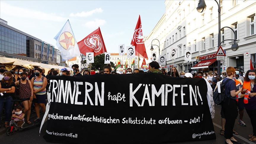 Almanya'nın Hanau kentinde ırkçı terör saldırısında ölenler anıldı