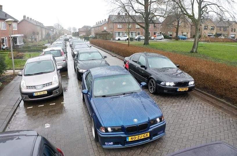 metin, açık hava, araba, çayır içeren bir resim Açıklama otomatik olarak oluşturuldu