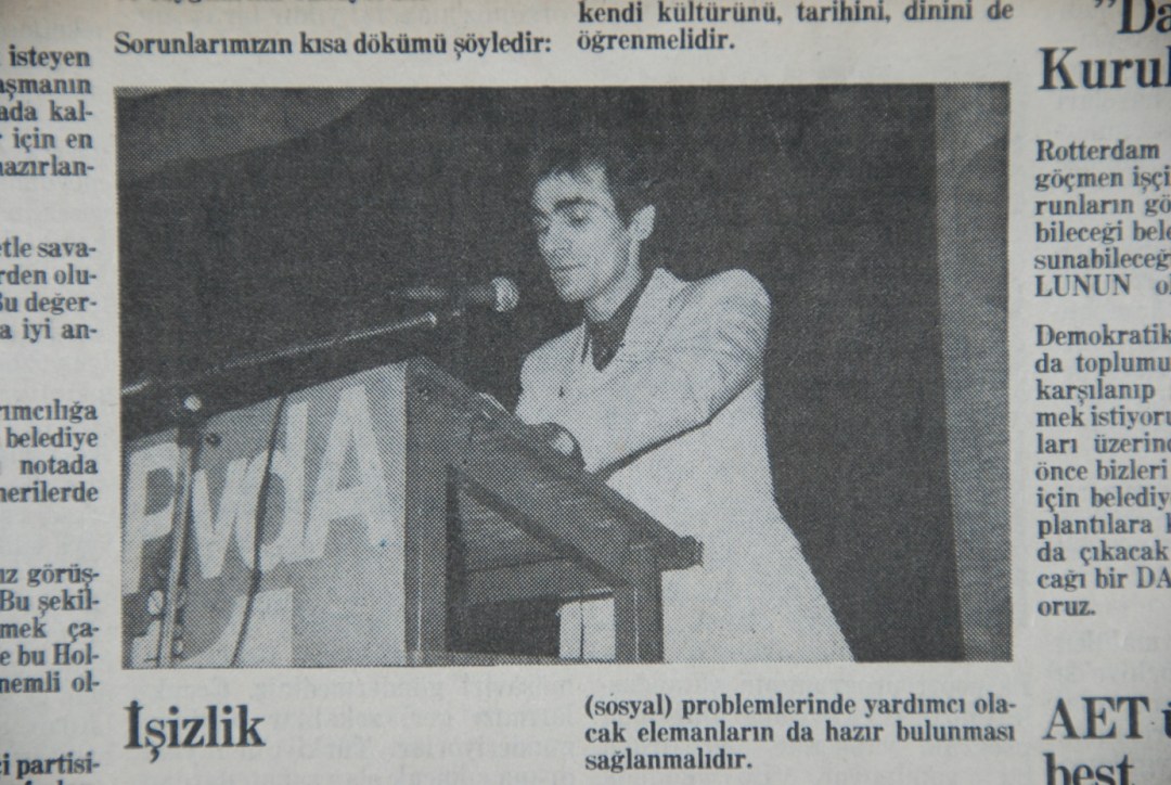 metin, gazete içeren bir resim Açıklama otomatik olarak oluşturuldu