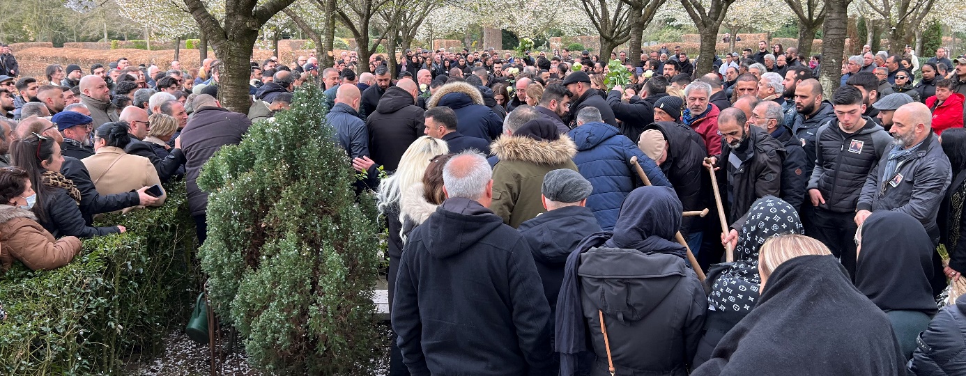 ağaç, açık hava, kişi, grup içeren bir resim Açıklama otomatik olarak oluşturuldu