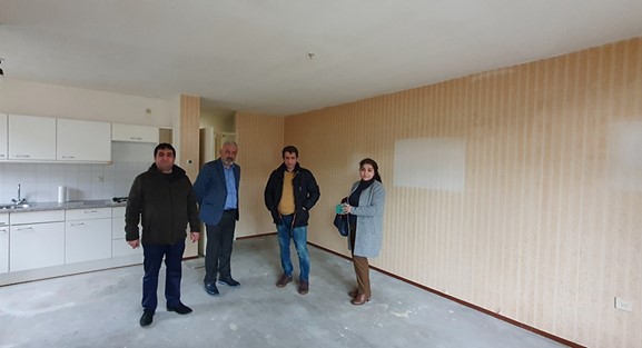 tavan, yer, iç mekan, duvar içeren bir resim Açıklama otomatik olarak oluşturuldu
