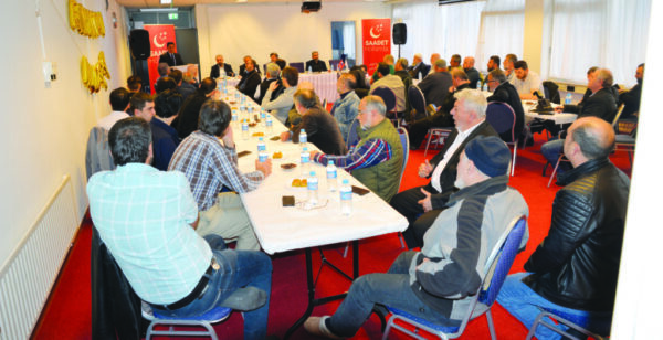 iç mekan, duvar, kişi, birkaç içeren bir resim Açıklama otomatik olarak oluşturuldu