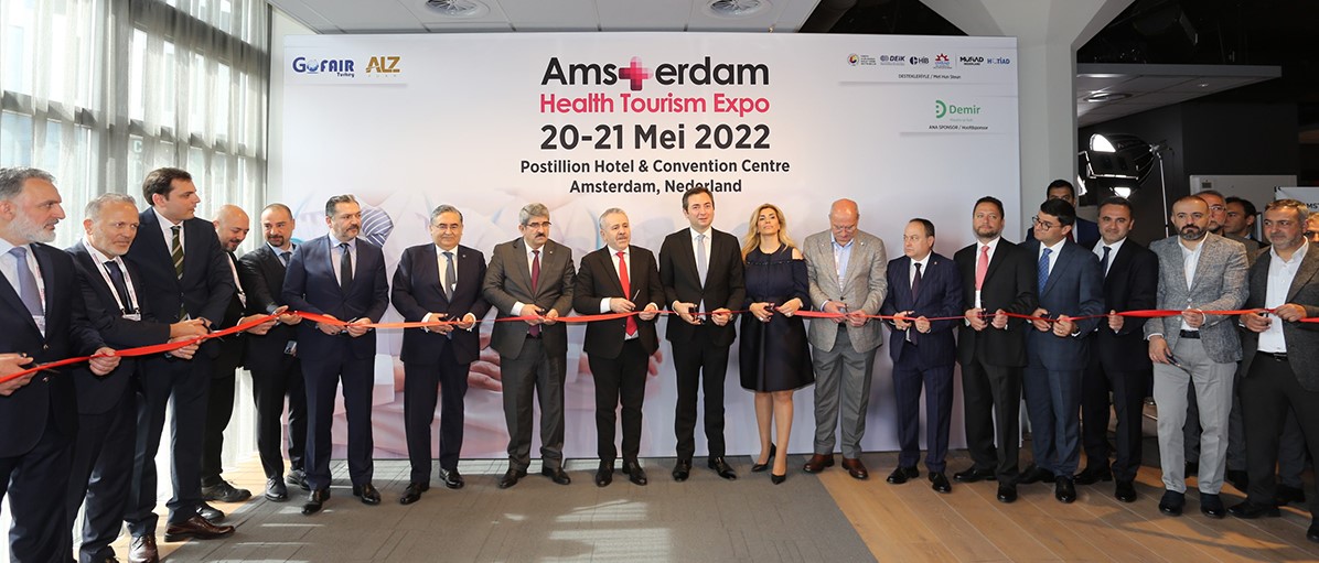 metin, kişi, yer, grup içeren bir resim Açıklama otomatik olarak oluşturuldu