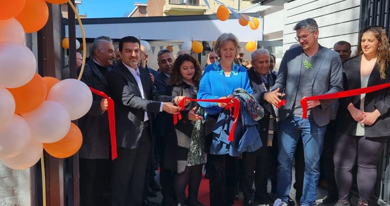 kişi içeren bir resim Açıklama otomatik olarak oluşturuldu
