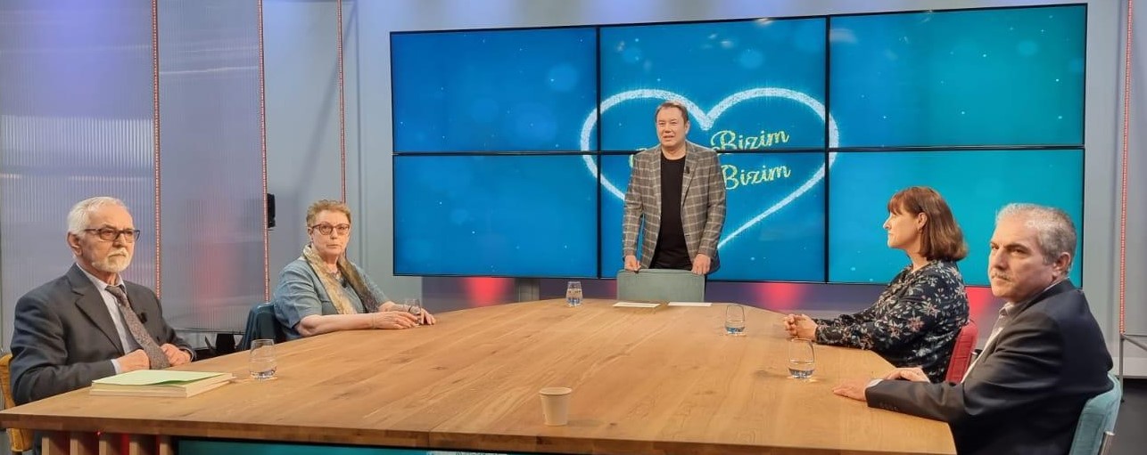 metin, oda, konferans salonu içeren bir resim Açıklama otomatik olarak oluşturuldu