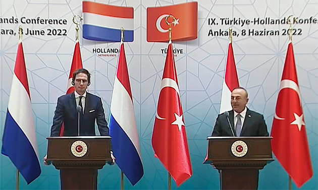 İlhan KARAÇAY’ın gözlemi:   HOLLANDA DIŞİŞLERİ BAKANI TÜRKİYE İÇİN GÜZEL SÖZLER SÖYLEDİ AMA HOLLANDA MEDYASI SAĞIR VE DİLSİZ KALDI…