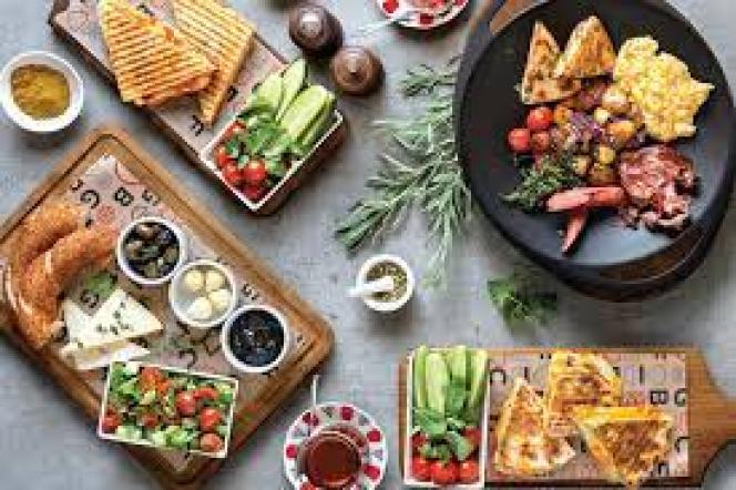 yiyecek, öğeler, yemek, farklı içeren bir resim Açıklama otomatik olarak oluşturuldu