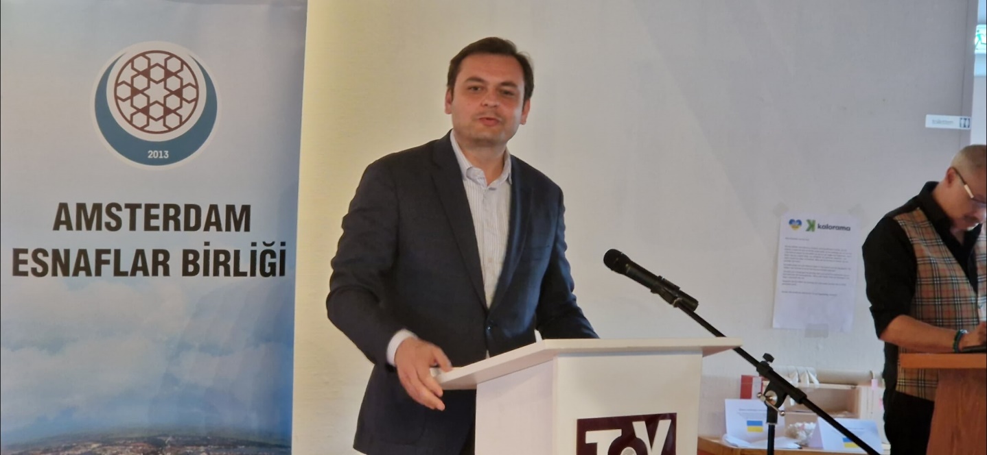 beyaz tahta içeren bir resim Açıklama otomatik olarak oluşturuldu