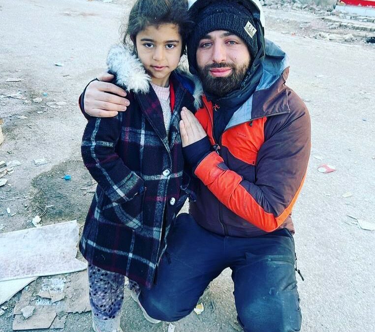 TÜRKİYE’DEN ALDIKLARI MADALYA İLE MUTLU OLAN HOLLANDALILARIN KRALI ALEXANDER’A, KURTARILAN 9 YAŞINDAKİ BERAT’TAN DOĞUM GÜNÜ MESAJI VAR…