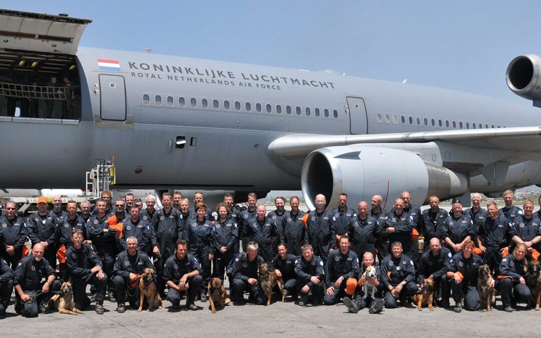 HOLLANDA ACİL YARDIM EKİBİ USAR’IN 20’NCİ YILI KUTLAMASINA KATILAN BÜYÜKELÇİMİZ VE HOLLANDA DIŞİŞLERİ BAKANI DOSTLUĞUMUZU PEKİŞTİRDİLER