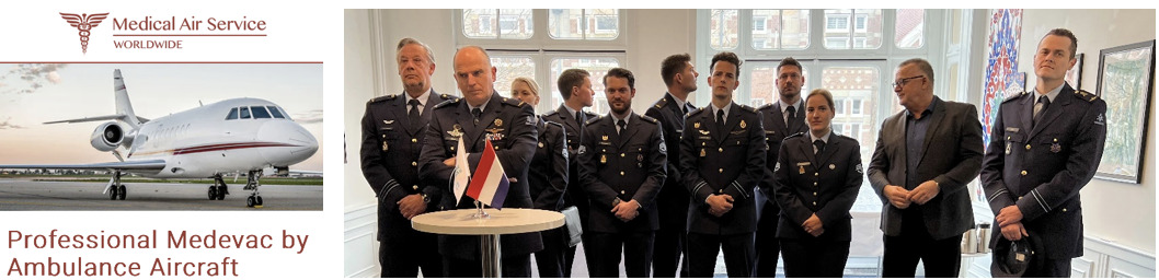 Afbeelding met tekst, kleding, vliegtuig, persoon Automatisch gegenereerde beschrijving