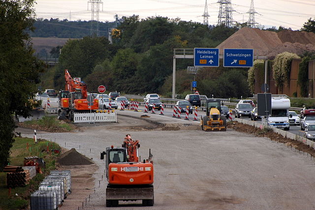 Afbeelding met buitenshuis, Landvoertuig, voertuig, auto Automatisch gegenereerde beschrijving
