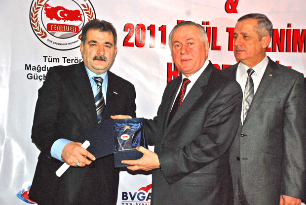 https://www.hotiad.nl/images/hotiad/haberler/2012/odul_torunogullari/DSC_0262.JPG