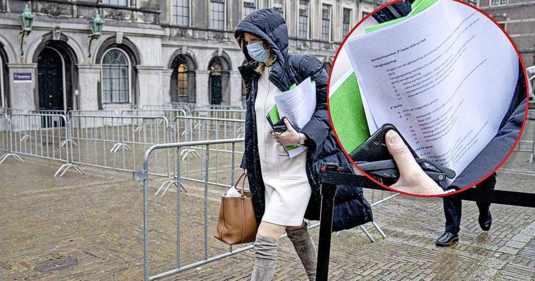 Afbeelding met buitenshuis, kleding, persoon, schoeisel Automatisch gegenereerde beschrijving