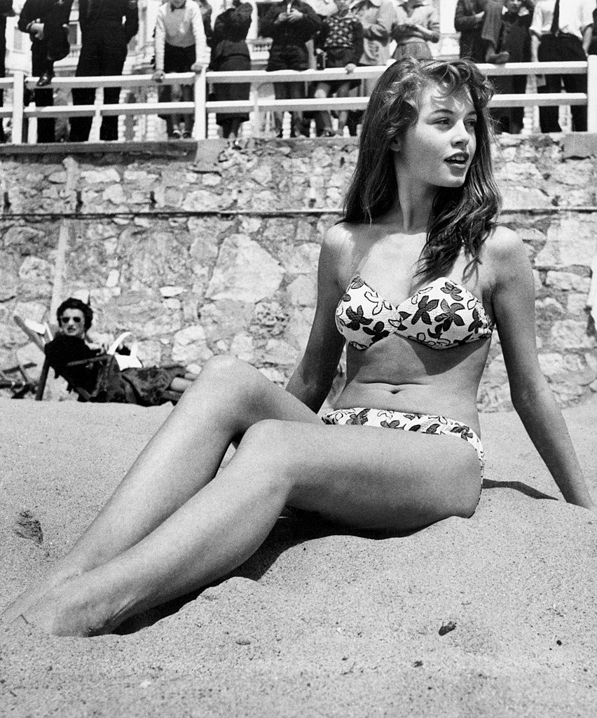 Brigitte Bardot bikinili, 1953 (Kamu malı - wiki)