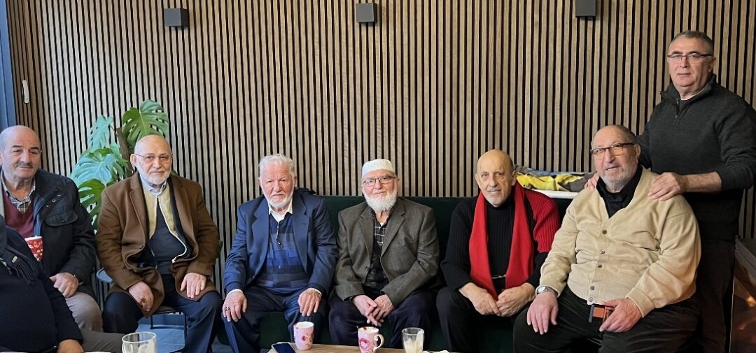 HOLLANDA’NIN 8 ÇINARI BİR ARAYA GELDİLER VE ÇÖZÜLEMEYEN SORUNLARI GÜNDEME GETİRDİLER…