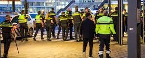 Afbeelding met kleding, persoon, schoeisel, person Automatisch gegenereerde beschrijving