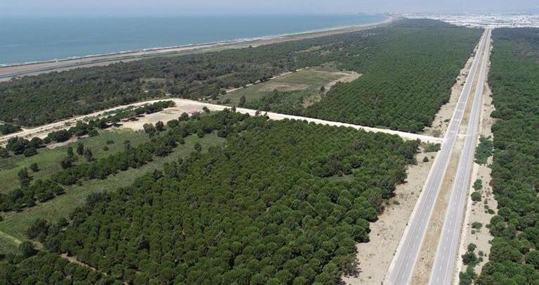Afbeelding met buitenshuis, Luchtfotografie, lucht, Vogelperspectief Automatisch gegenereerde beschrijving