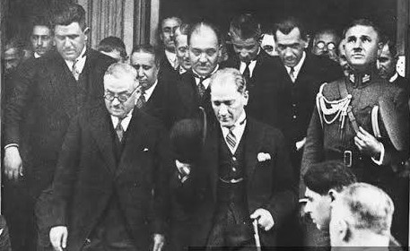 HOLLANDA DEVLET ARŞİVİN’DEKİ TÜRKİYE MERKEZ BANKASI KURULUŞ DOSYASINDAN 8 NÜSHA KAYIP.