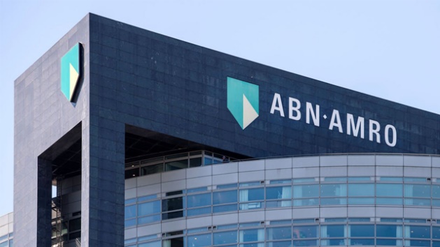 Afbeelding met gebouw, hemel, Commercieel gebouw, bedrijf Automatisch gegenereerde beschrijving