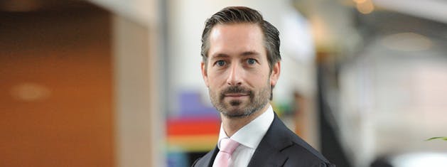 Afbeelding met Menselijk gezicht, persoon, kleding, person Automatisch gegenereerde beschrijving