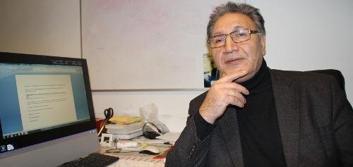 Afbeelding met tekst, persoon, overdekt, muur Automatisch gegenereerde beschrijving