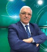 Afbeelding met kleding, persoon, Menselijk gezicht, pak Door AI gegenereerde inhoud is mogelijk onjuist.