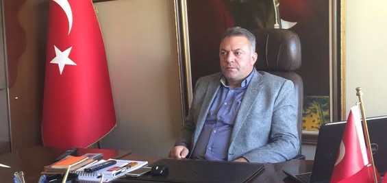 Afbeelding met bal, person, persoon, kleding Door AI gegenereerde inhoud is mogelijk onjuist.