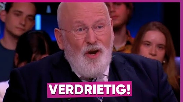 Afbeelding met Menselijk gezicht, persoon, kleding, person Door AI gegenereerde inhoud is mogelijk onjuist.