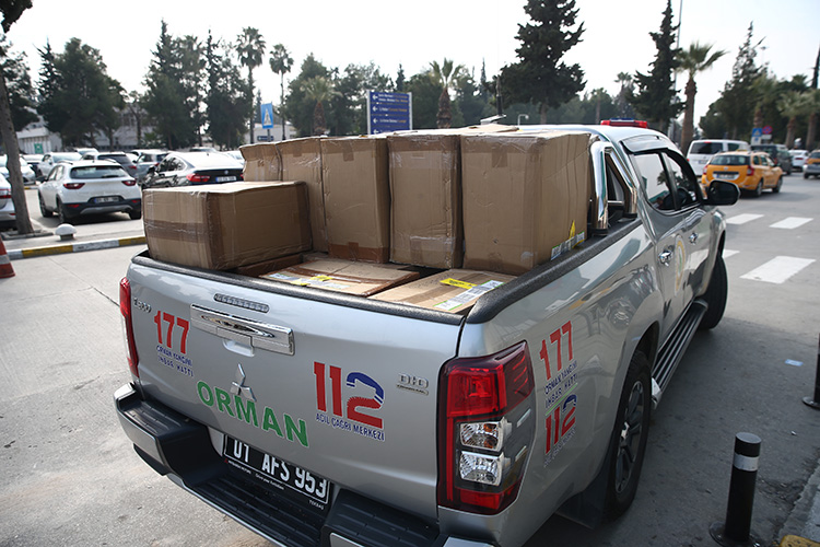 Afbeelding met tekst, lucht, buiten, auto Automatisch gegenereerde beschrijving