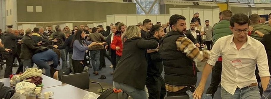 Afbeelding met kleding, persoon, person, mensen Automatisch gegenereerde beschrijving