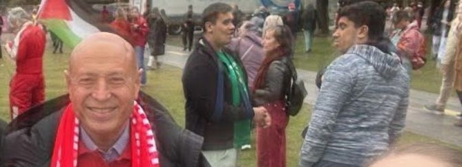 Afbeelding met persoon, kleding, Menselijk gezicht, person Door AI gegenereerde inhoud is mogelijk onjuist.