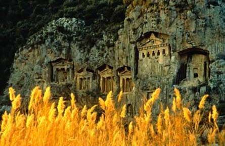 Afbeelding met buitenshuis, gebouw, landschap, plant Door AI gegenereerde inhoud is mogelijk onjuist.