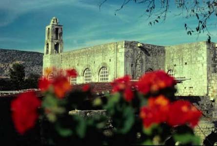 Afbeelding met buitenshuis, hemel, kasteel, gebouw Door AI gegenereerde inhoud is mogelijk onjuist.