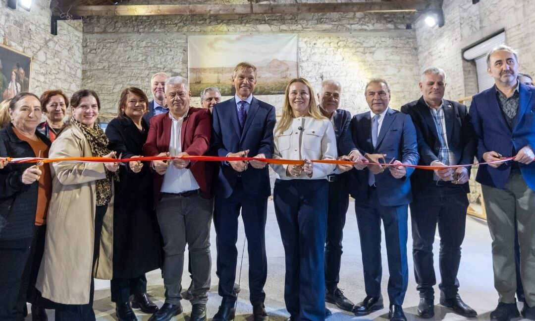 İZMİR’DE AÇILAN “HOLLANDA & TÜRKİYE SERGİSİ” BÜYÜK İLGİ GÖRÜYOR…