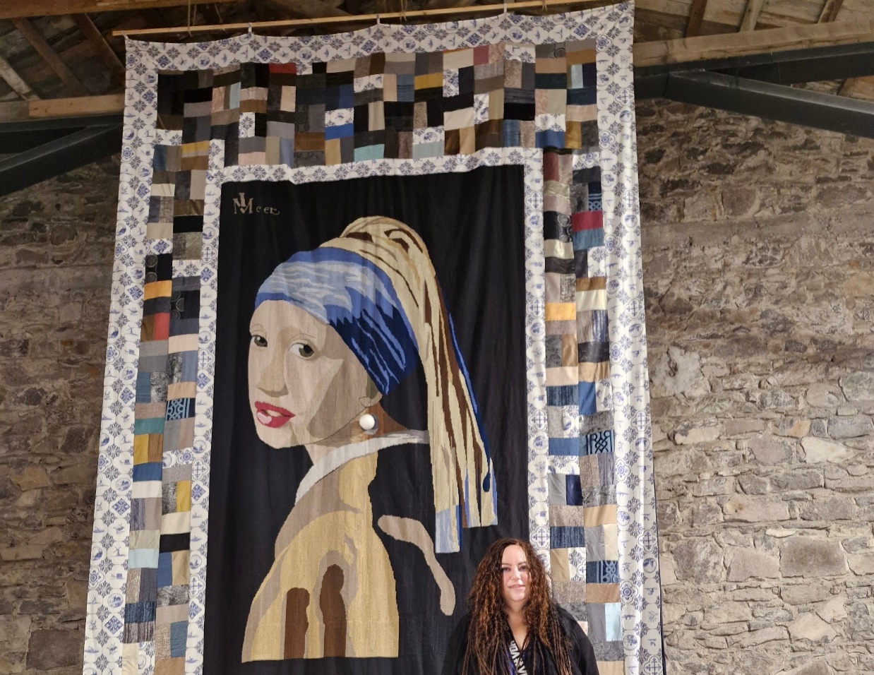 Afbeelding met kunst, verven, Menselijk gezicht, fotolijst Door AI gegenereerde inhoud is mogelijk onjuist.