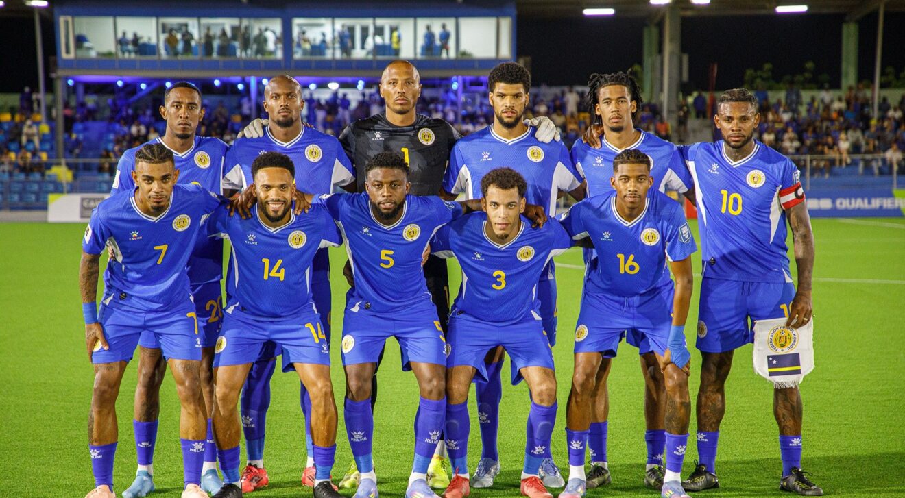 Afbeelding met persoon, sport, gras, stadion Door AI gegenereerde inhoud is mogelijk onjuist.