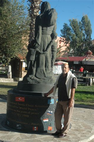 metin, ağaç, açık hava, kişi içeren bir resim Açıklama otomatik olarak oluşturuldu