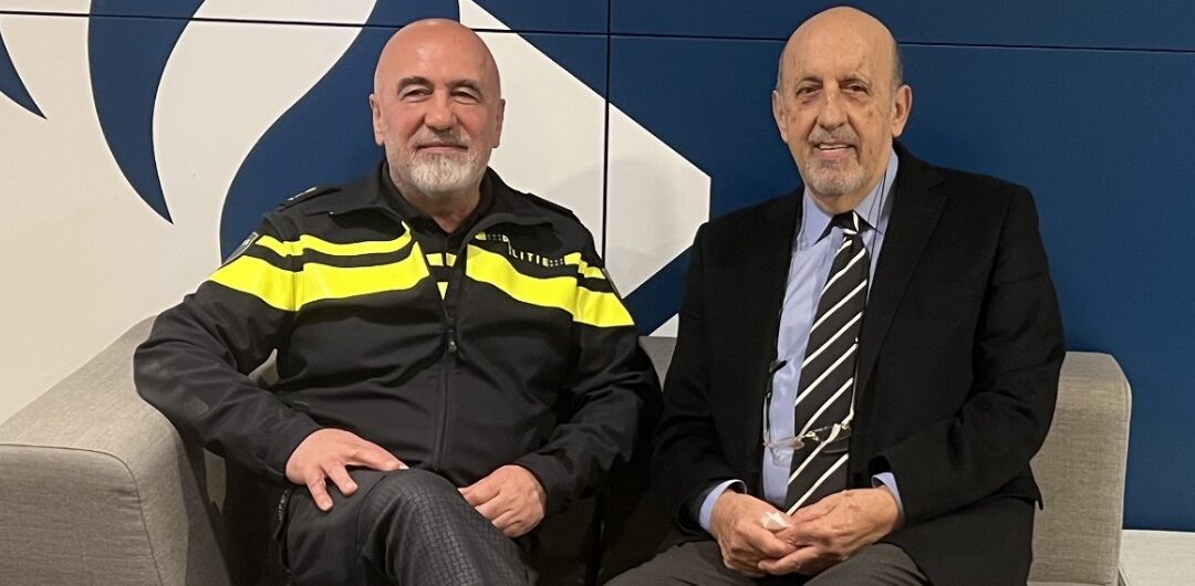 HOLLANDA TÜRKLERİNİN ÖVGÜ KAYNAĞI OLAN KUZEY HOLLANDA EMNİYET MÜDÜRÜ: HAMİT KARAKUŞ